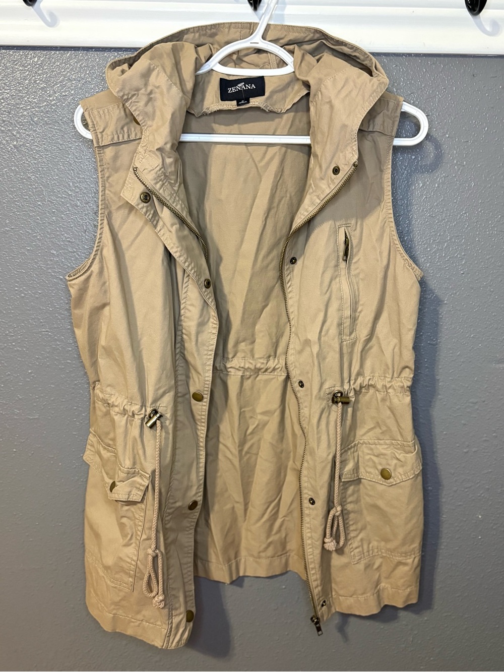 Zenana Women's Sleeveless Hooded Utility Vest size S (SKU 204)